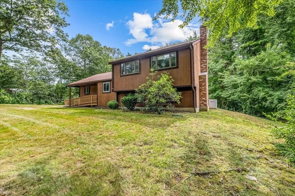 Photo of 110 Queens Brook Rd