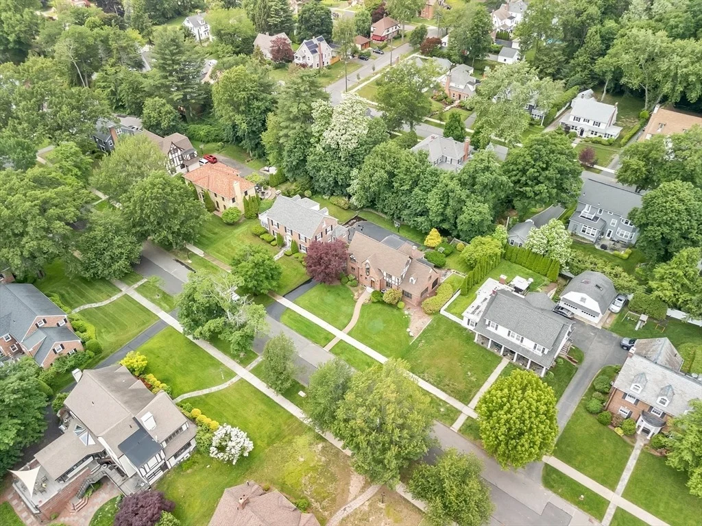 Photo of 44 Meadowbrook Rd