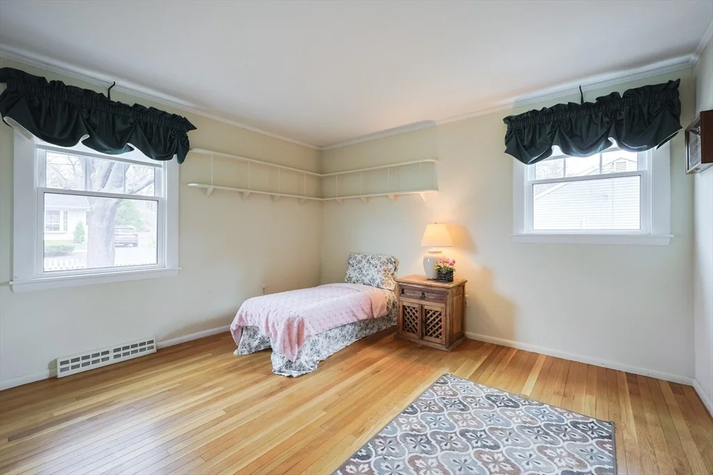 Photo of 5 Ronna Rd