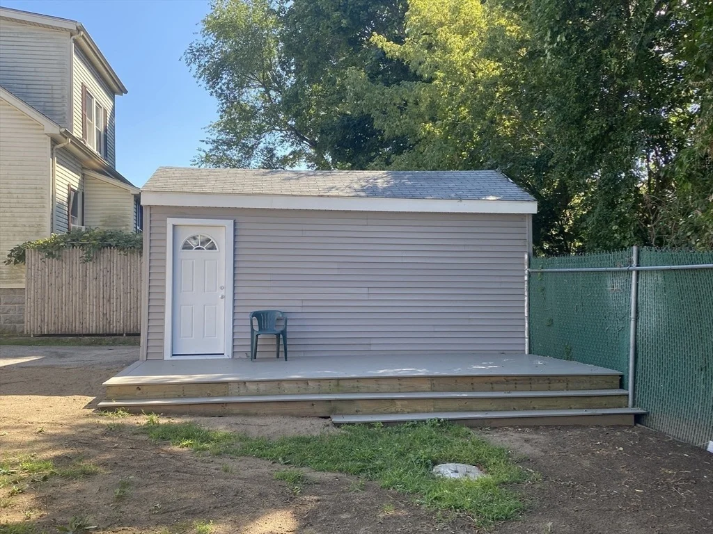 Photo of 986 N Eastern Ave