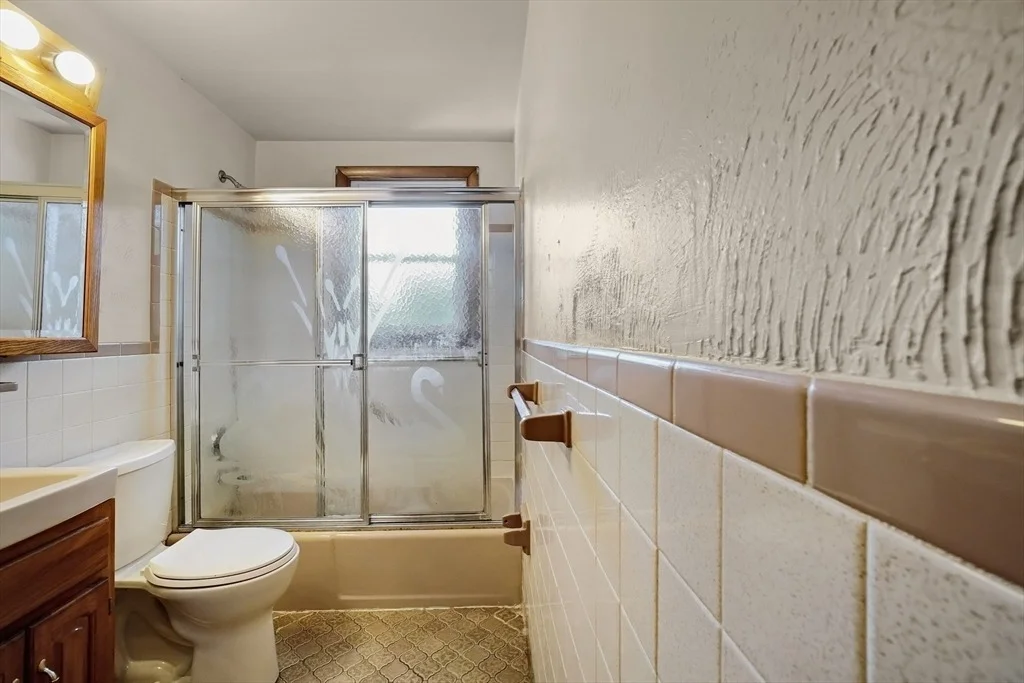 Photo of 111 Crestfield Dr