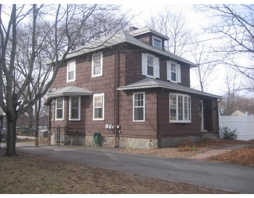 Photo of 100 Franklin St