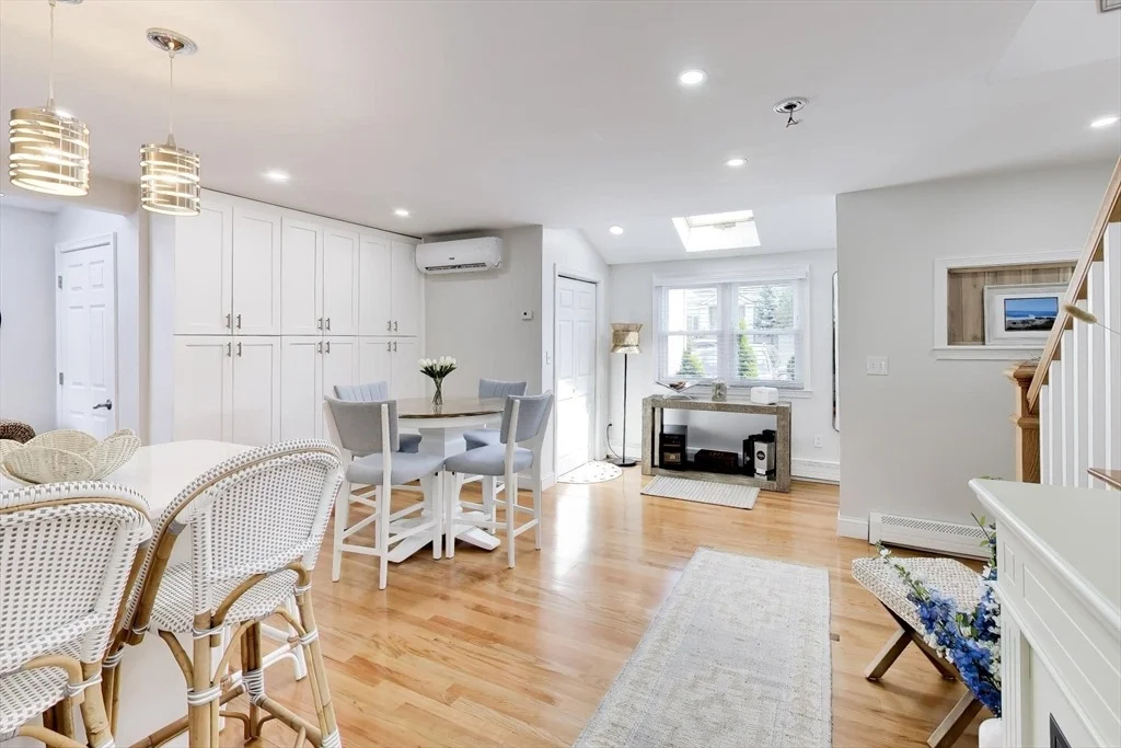 Photo of 405 Whiting Ave