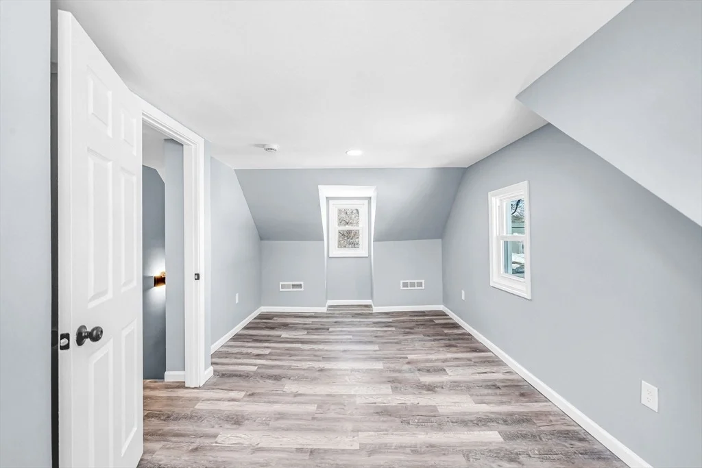 Photo of 297 Breckwood Blvd