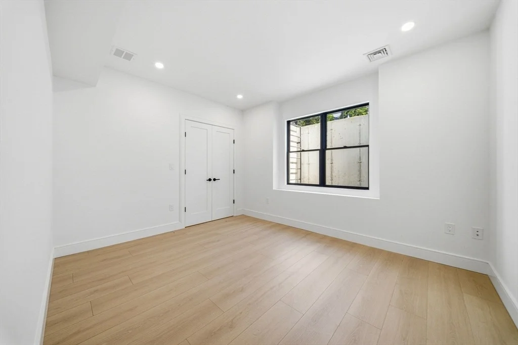 Photo of 28 Chandler