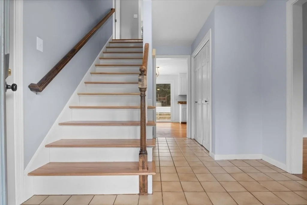 Photo of 33 Barnstable Rd