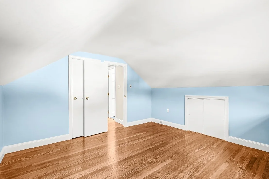 Photo of 12 Leo Ave