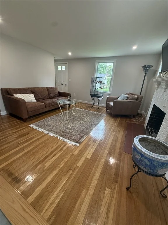 Photo of 84 Crest Rd
