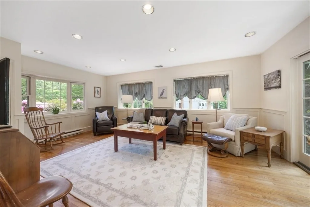 Photo of 80 Buttonwood Lane