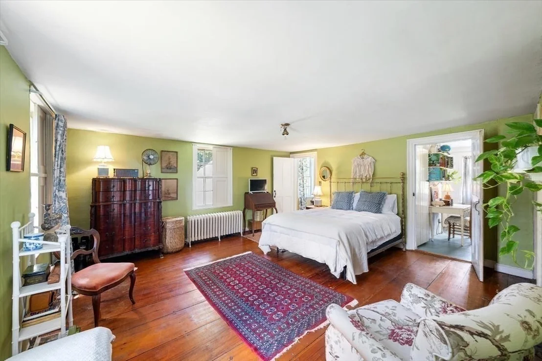 Photo of 2 Elm St