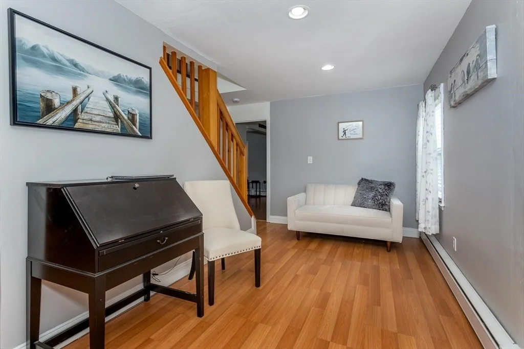 Photo of 10 Cedarcrest