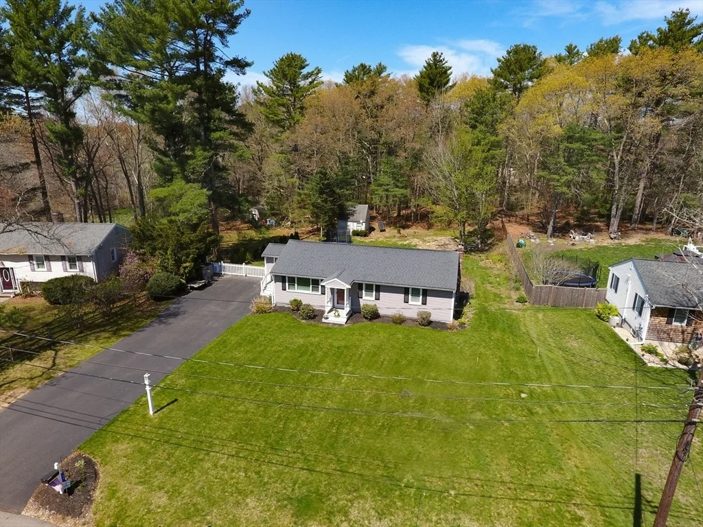Photo of 35 Pinecrest Dr
