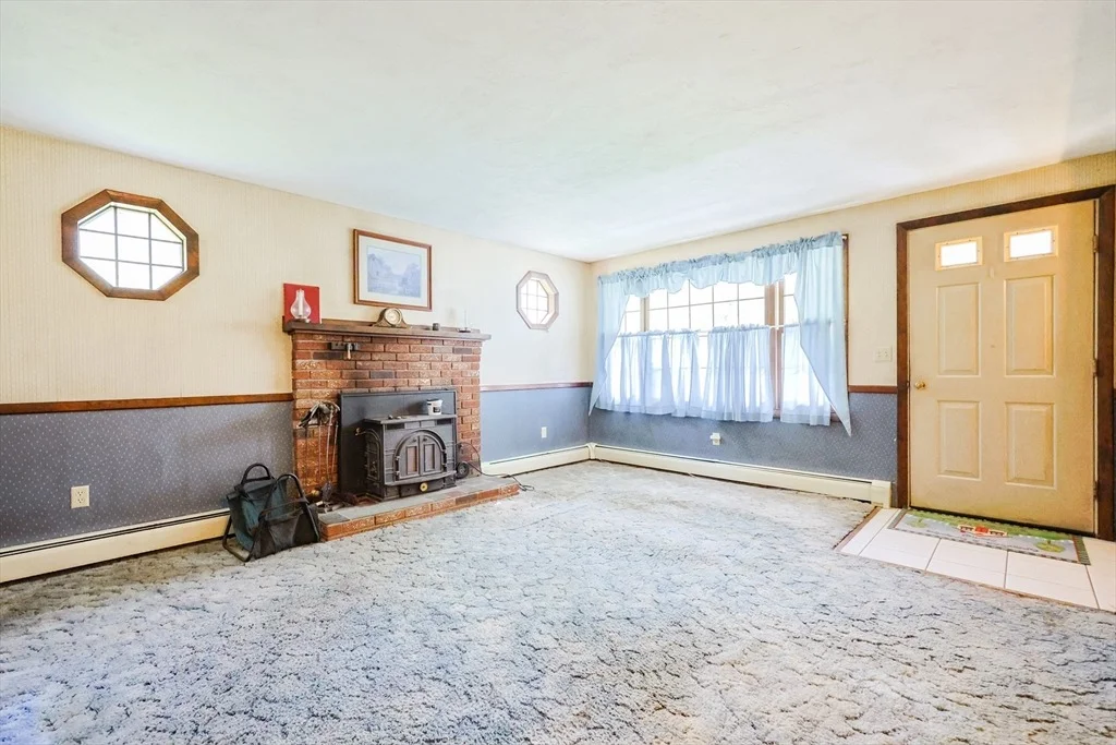 Photo of 179 Whitins Road