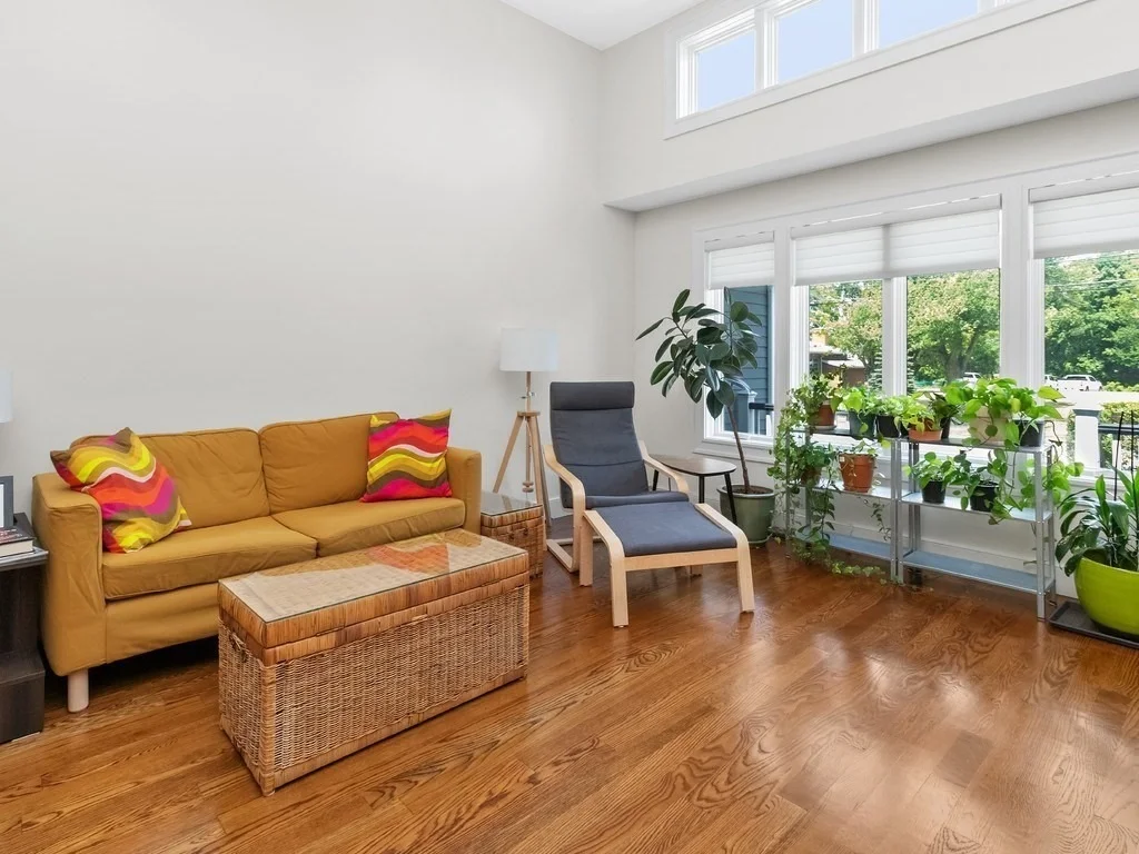 Photo of 694 Trapelo Road