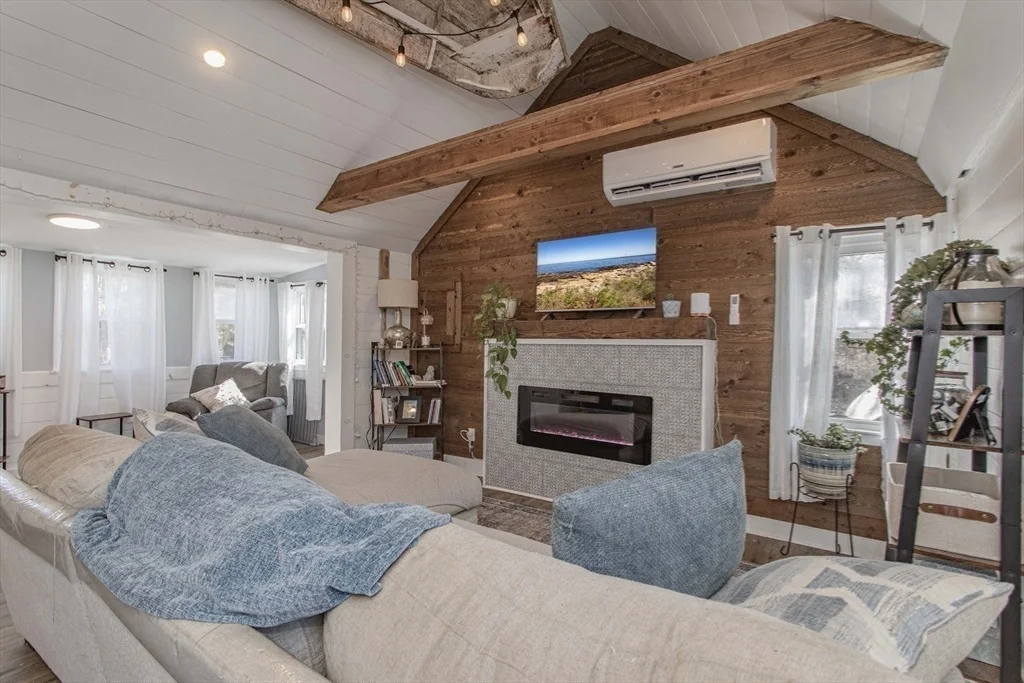 Photo of 21 Bisbee