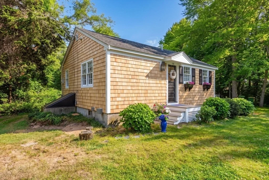 Photo of 130 Spring Ln