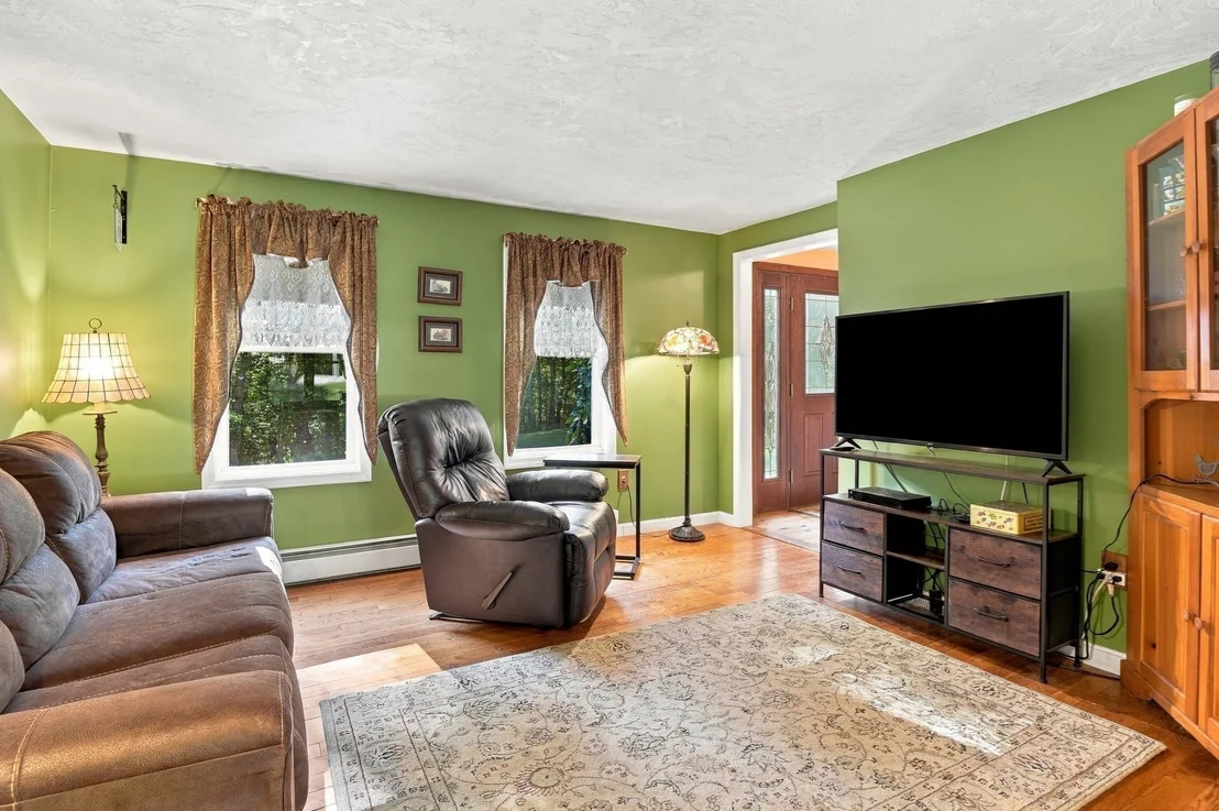 Photo of 10 Flaxfield Road
