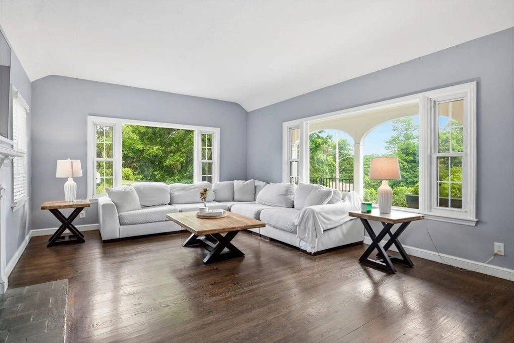Photo of 620 Roosevelt Ave