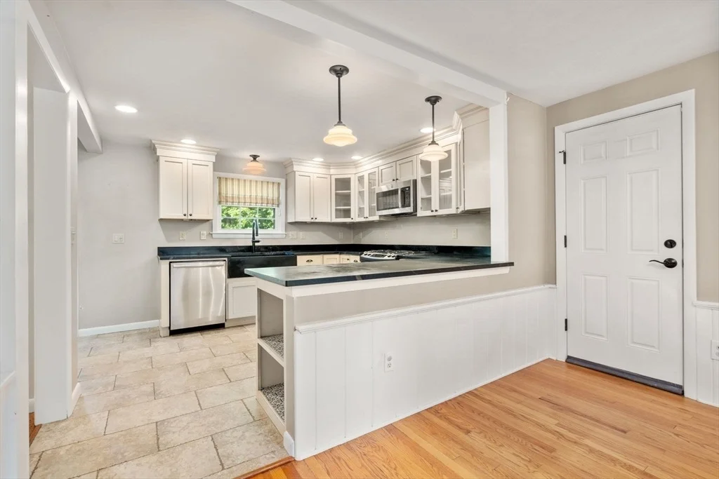 Photo of 144 Burbank Road