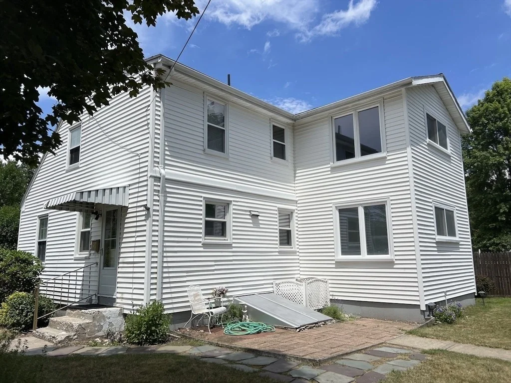 Photo of 1715 Carew Street