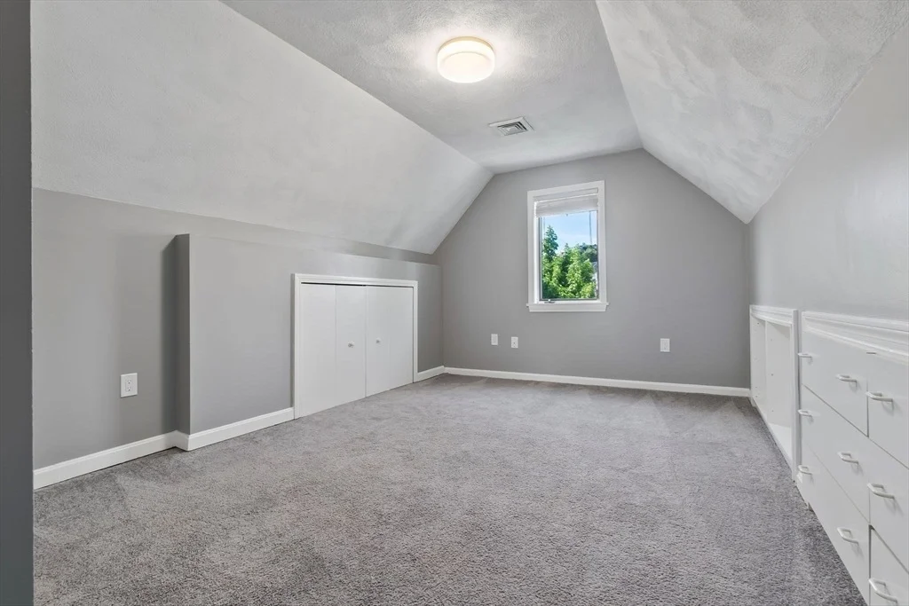 Photo of 194 Springvale Ave