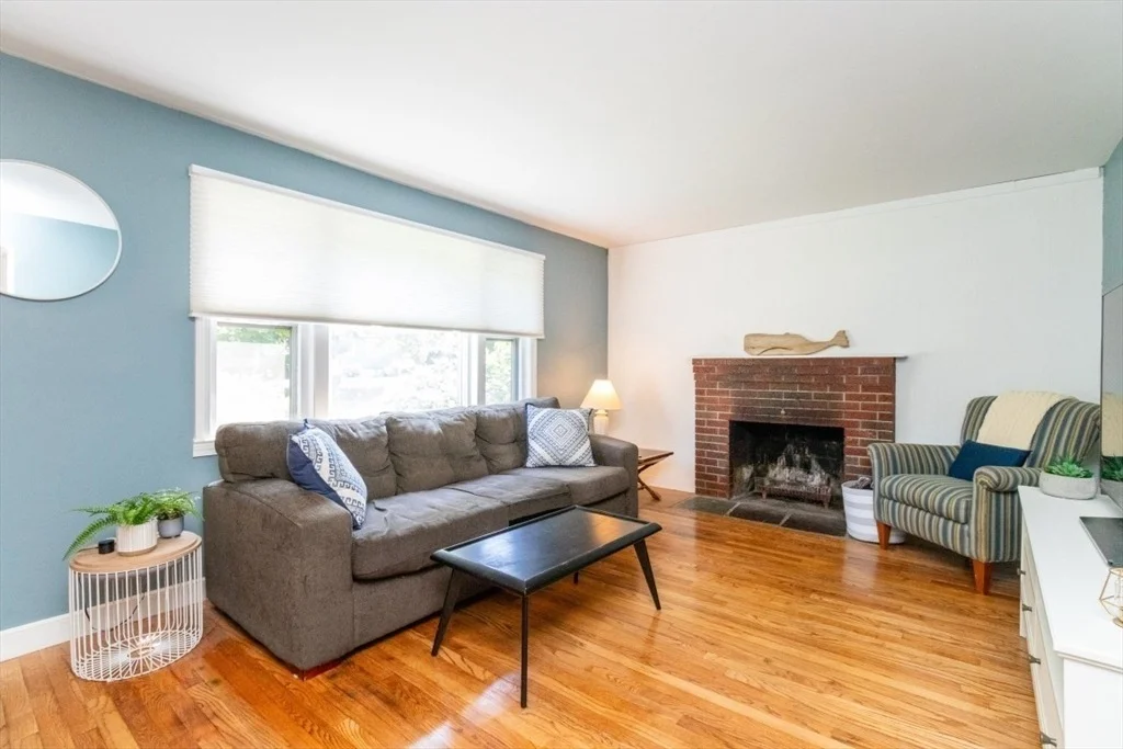 Photo of 46 Conlyn Avenue