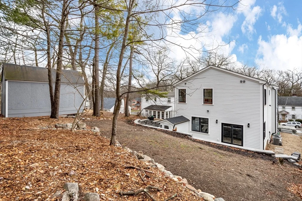Photo of 383 Marrett