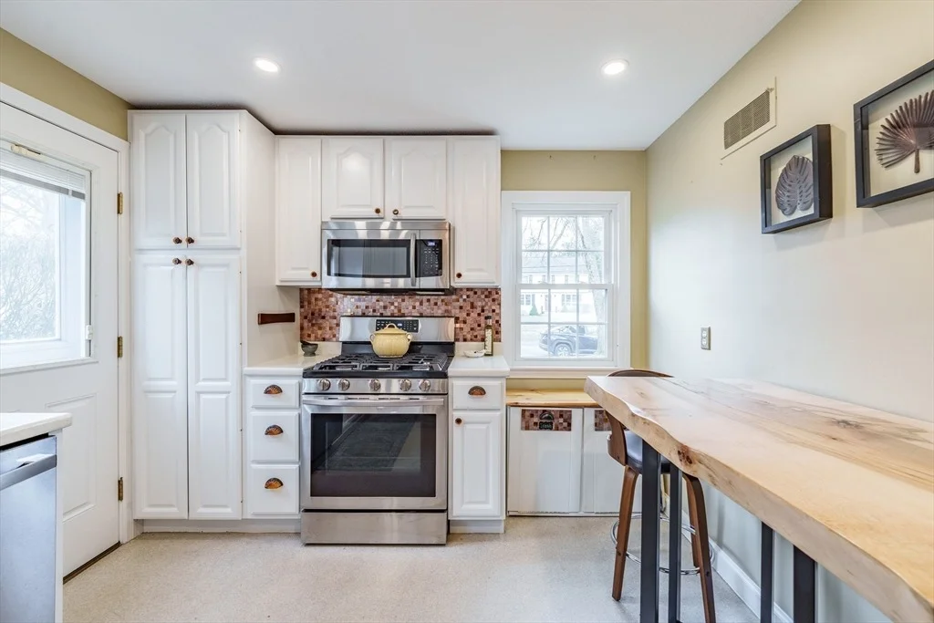 Photo of 236 Burbank Rd