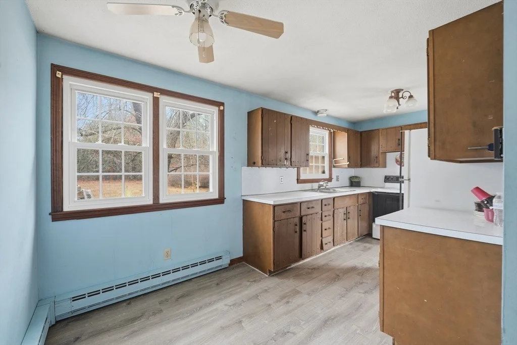 Photo of 8 Metacomet Cir