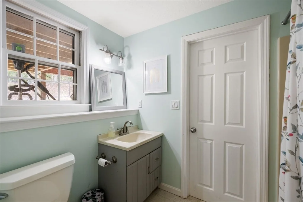 Photo of 86 Maplewood Dr