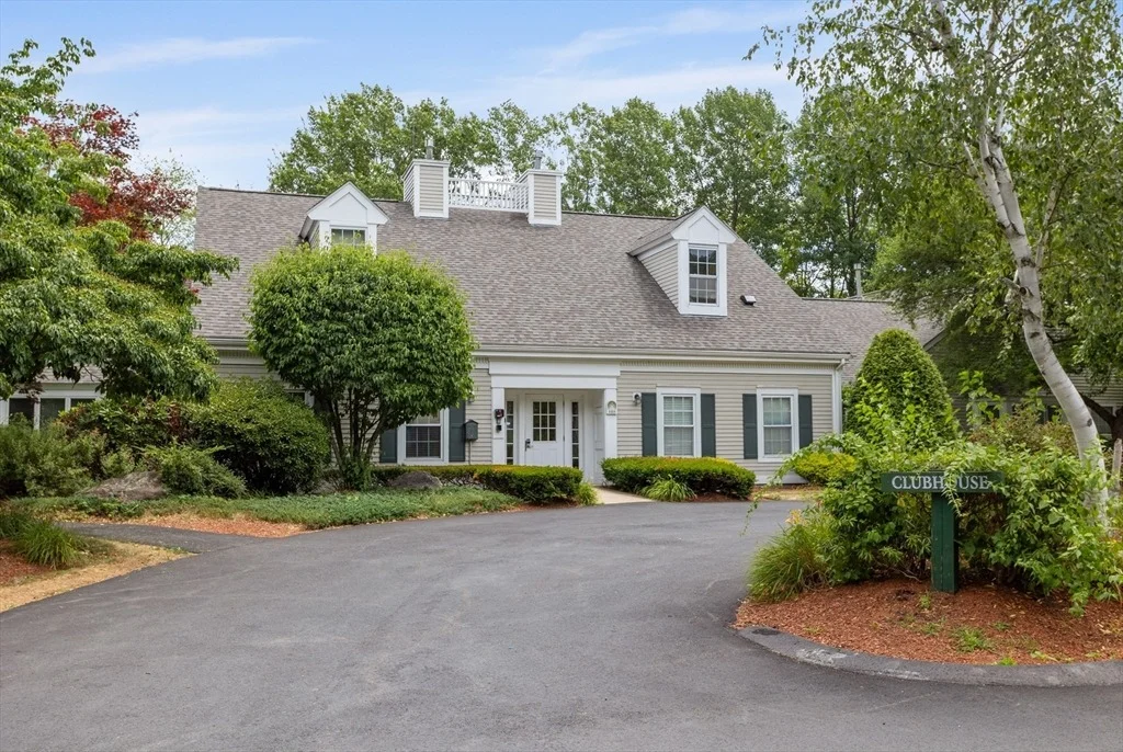 Photo of Unit A at 400 Brookside Dr