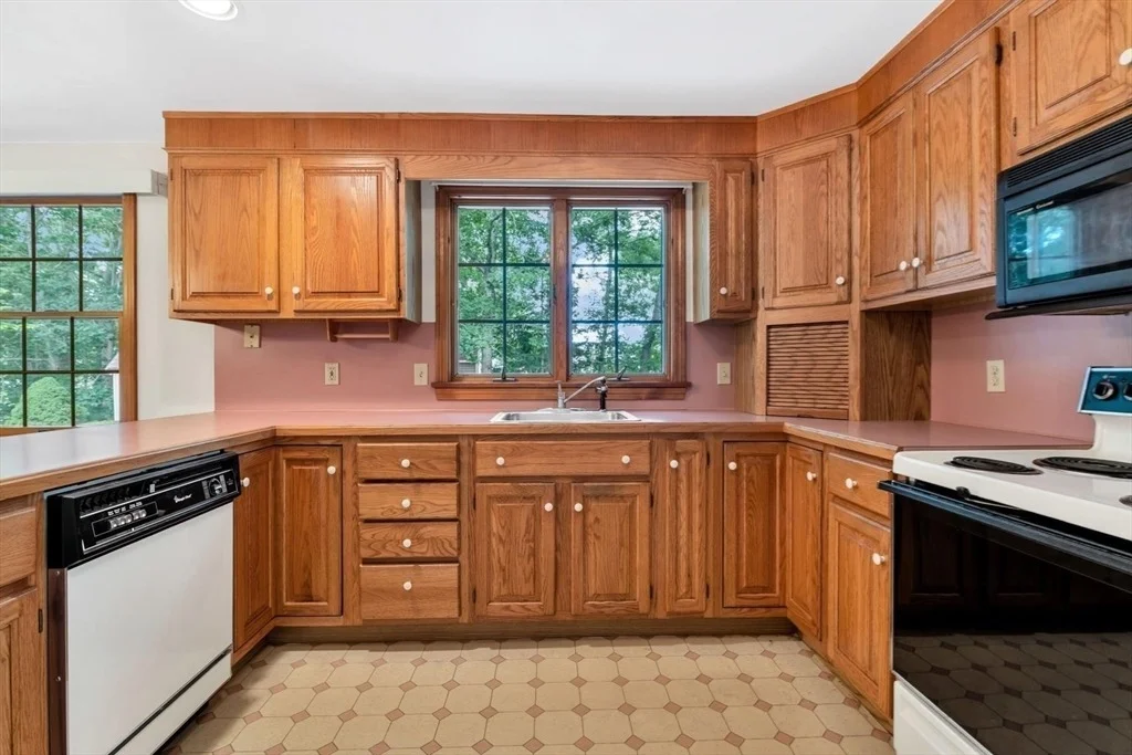 Photo of 116 Bittersweet Dr