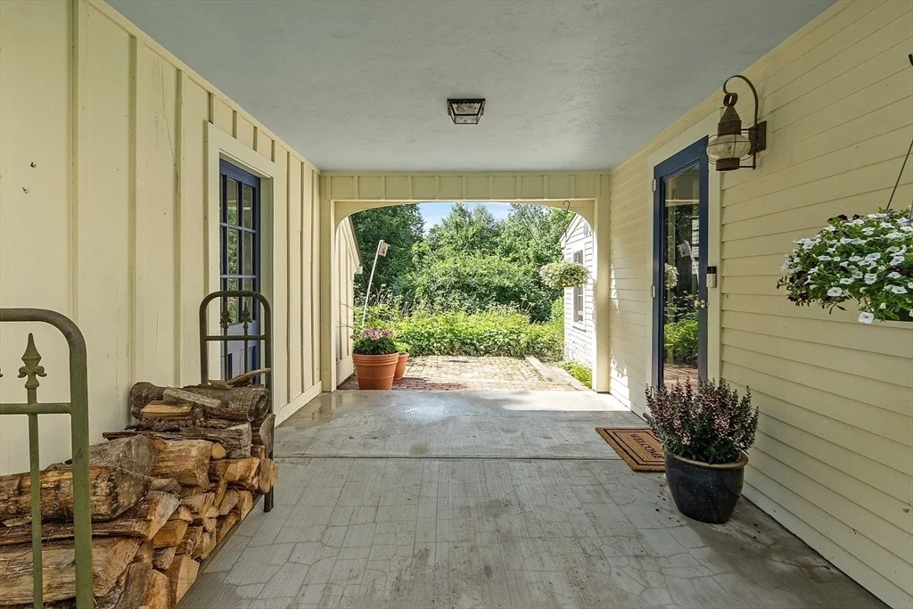 Photo of 159 West Bare Hill Rd