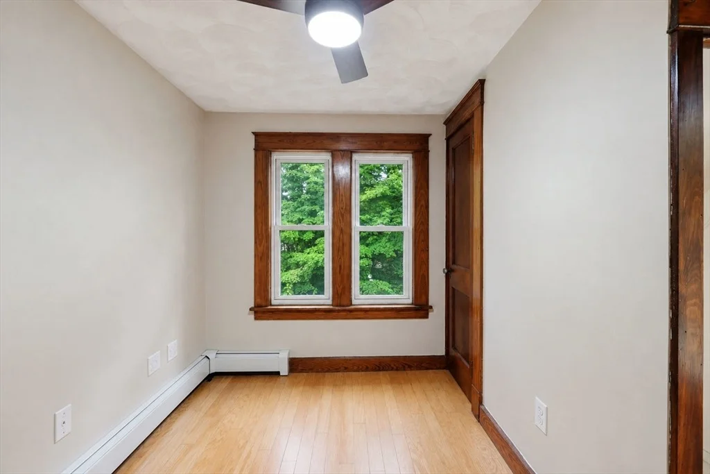 Photo of 587 Main St