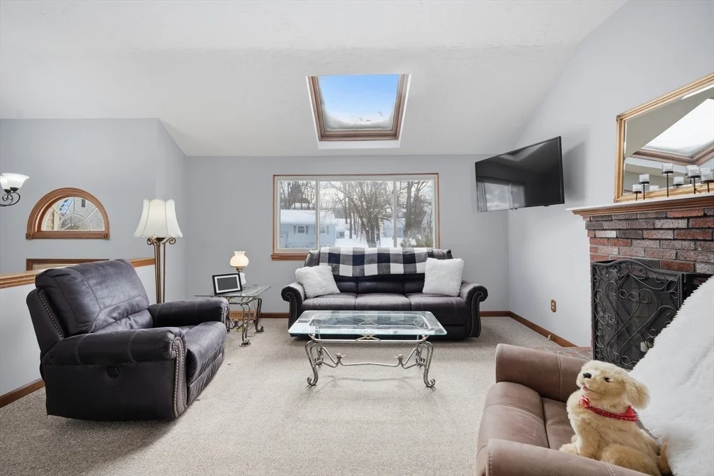 Photo of 69 Johansen Dr