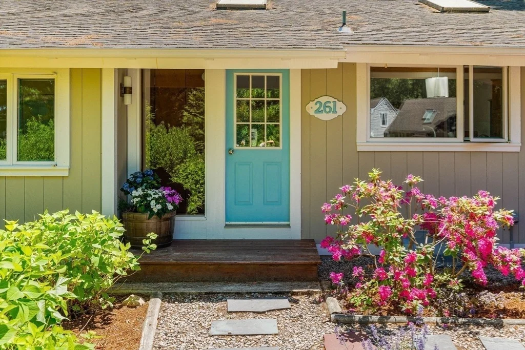 Photo of 261 Fells Pond Road