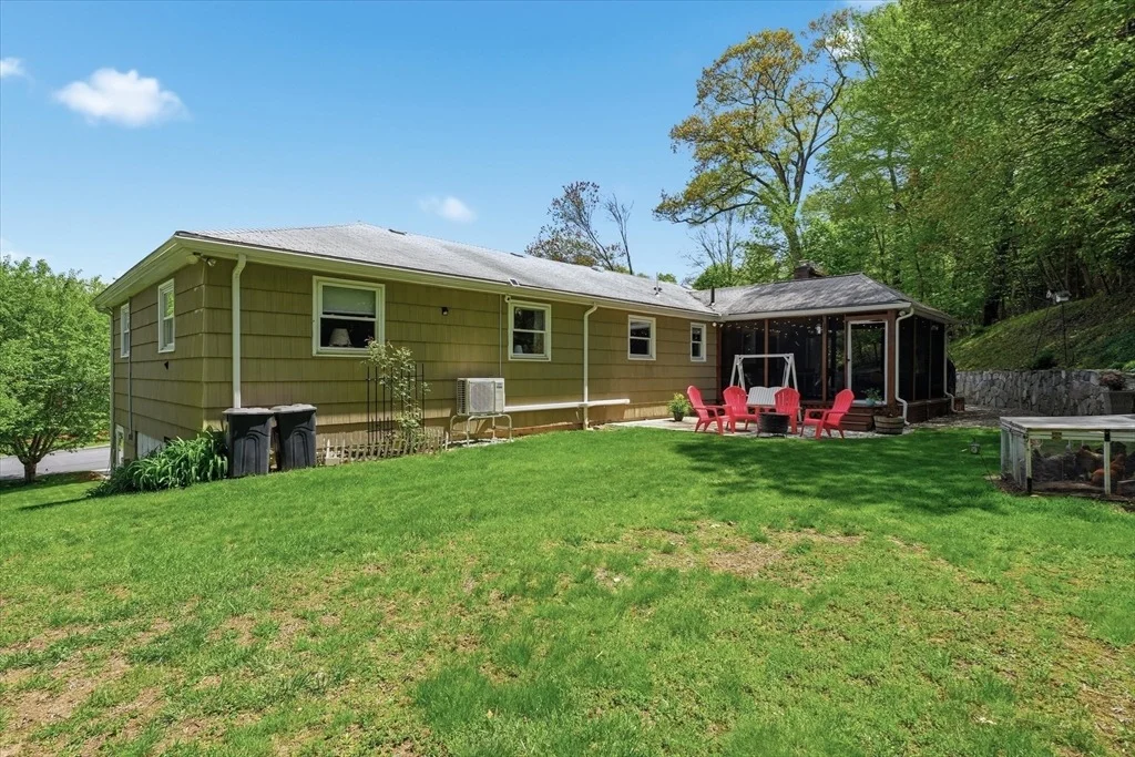 Photo of 9 Brady Rd Ext