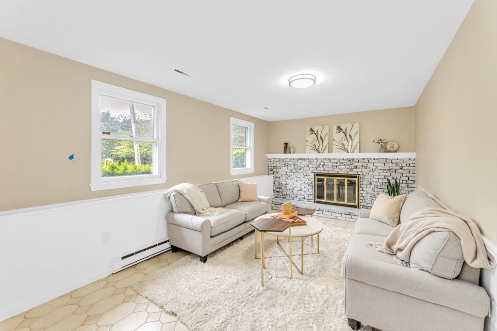 Photo of 61 Cynthia Rd