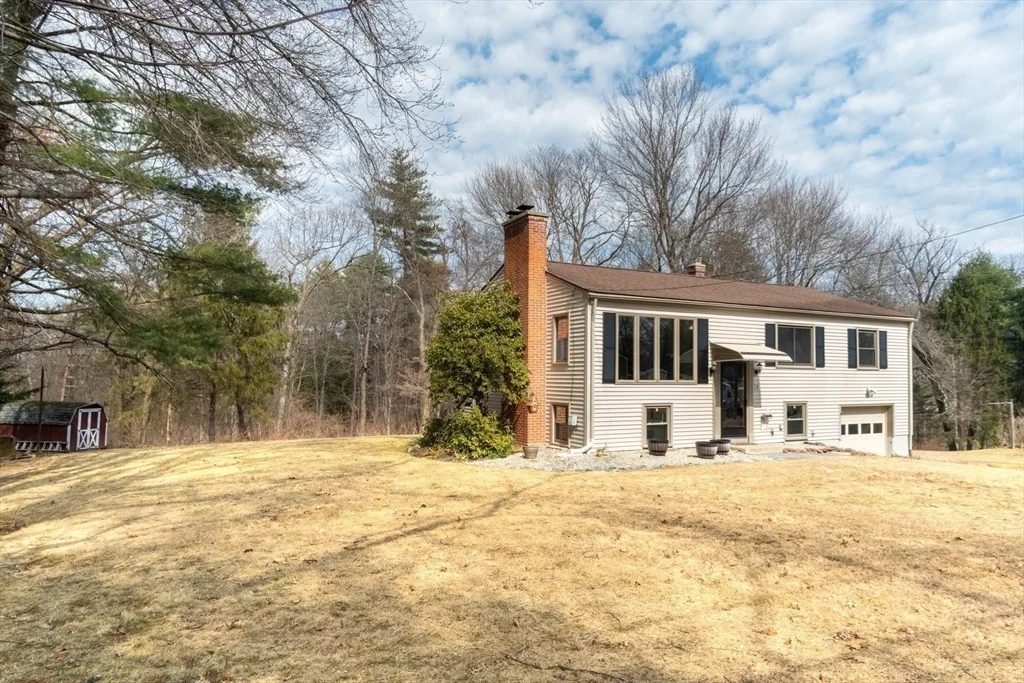 Photo of 2 Linwood Dr