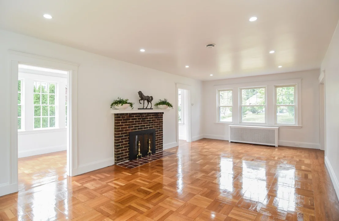 Photo of 19 Stoneleigh Rd