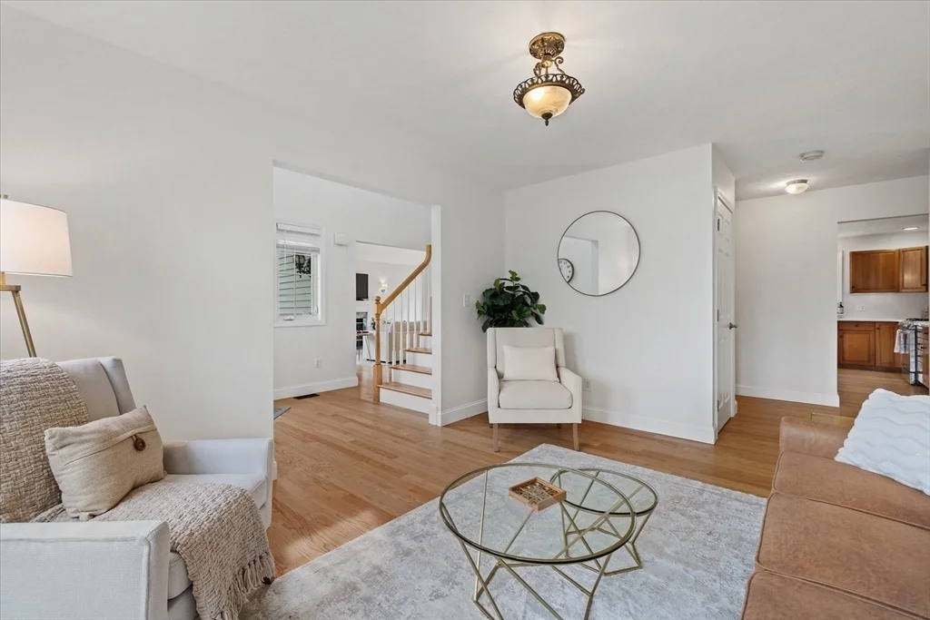 Photo of 8 Cardinal Cir