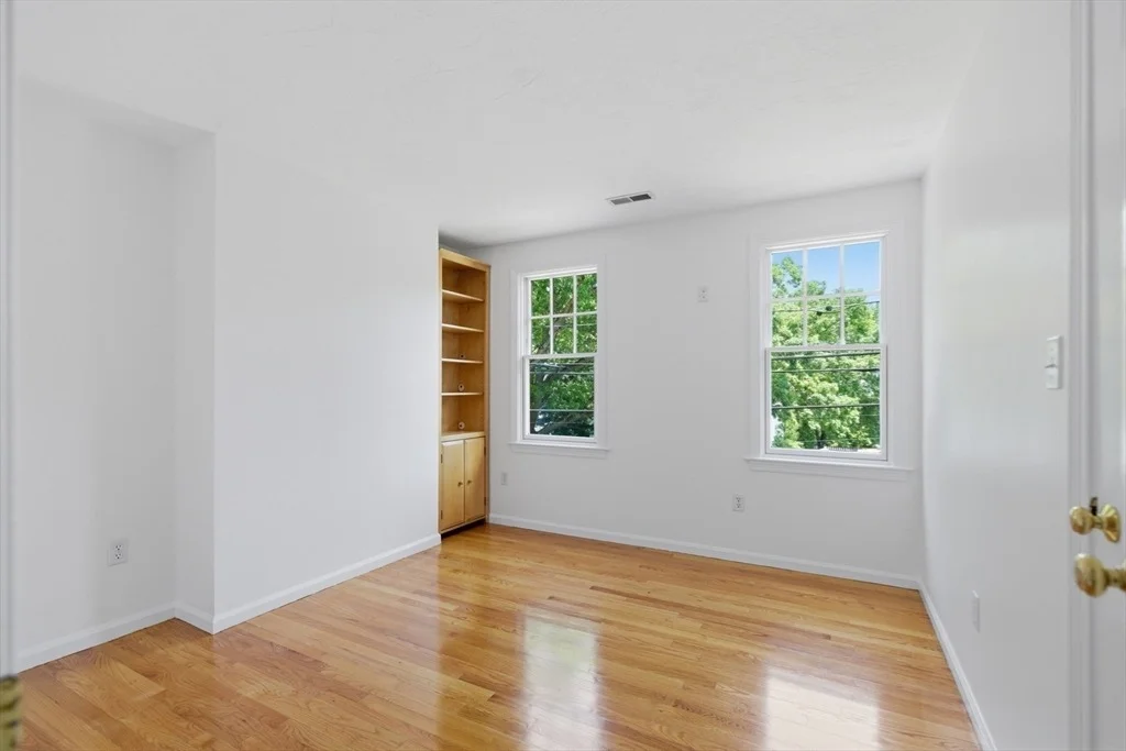 Photo of 81 Parish Rd