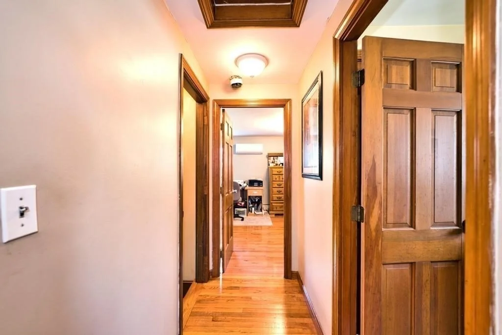 Photo of 70 River Road