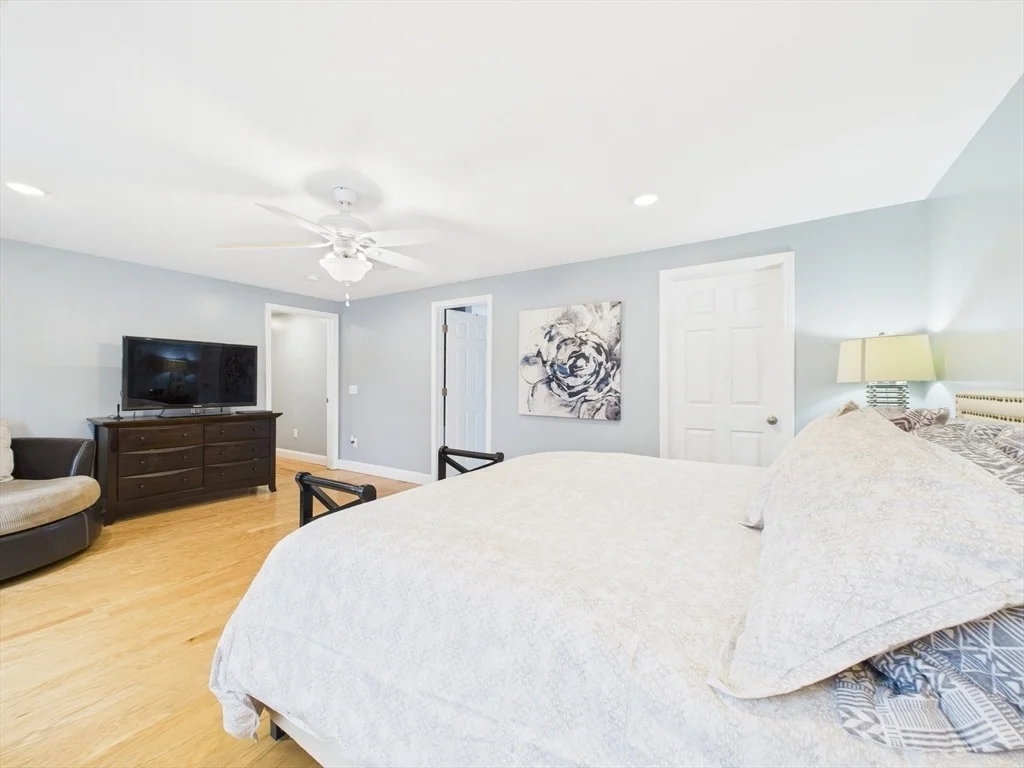 Photo of 17 Meadowbrook Drive