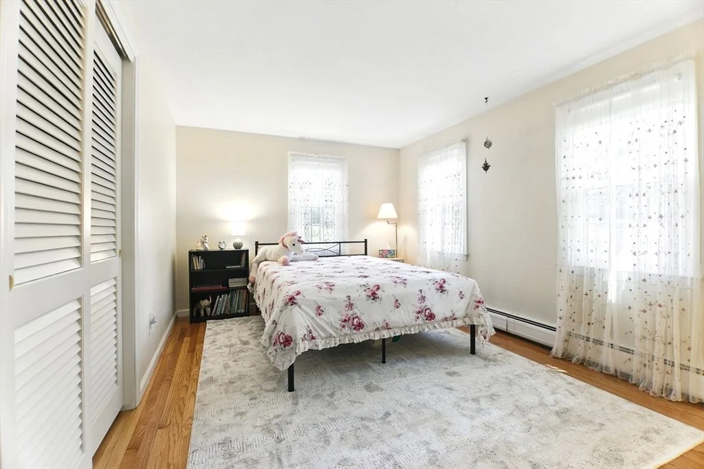 Photo of 230 Meadowlark Dr