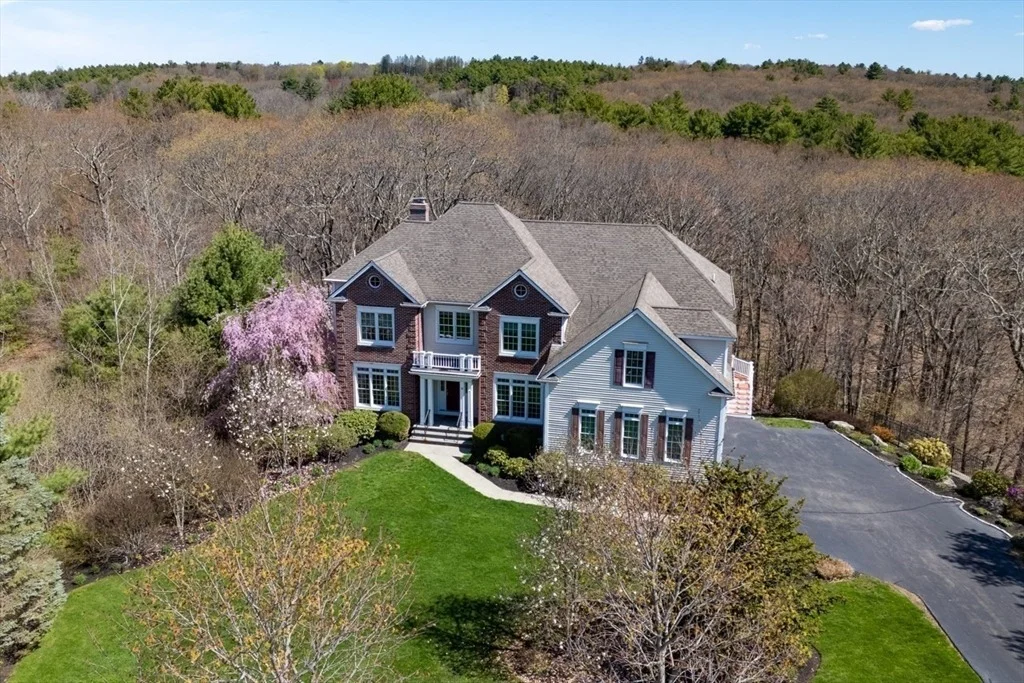 Photo of 18 Manchester Dr