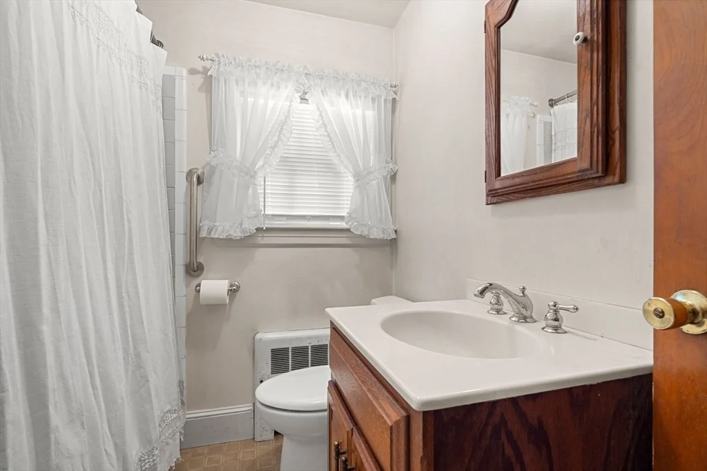 Photo of 10 Maple St
