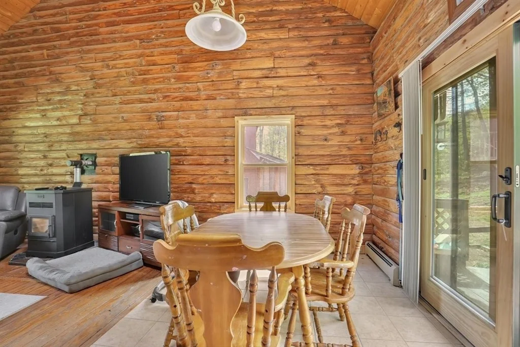 Photo of 41 Woronoco Rd