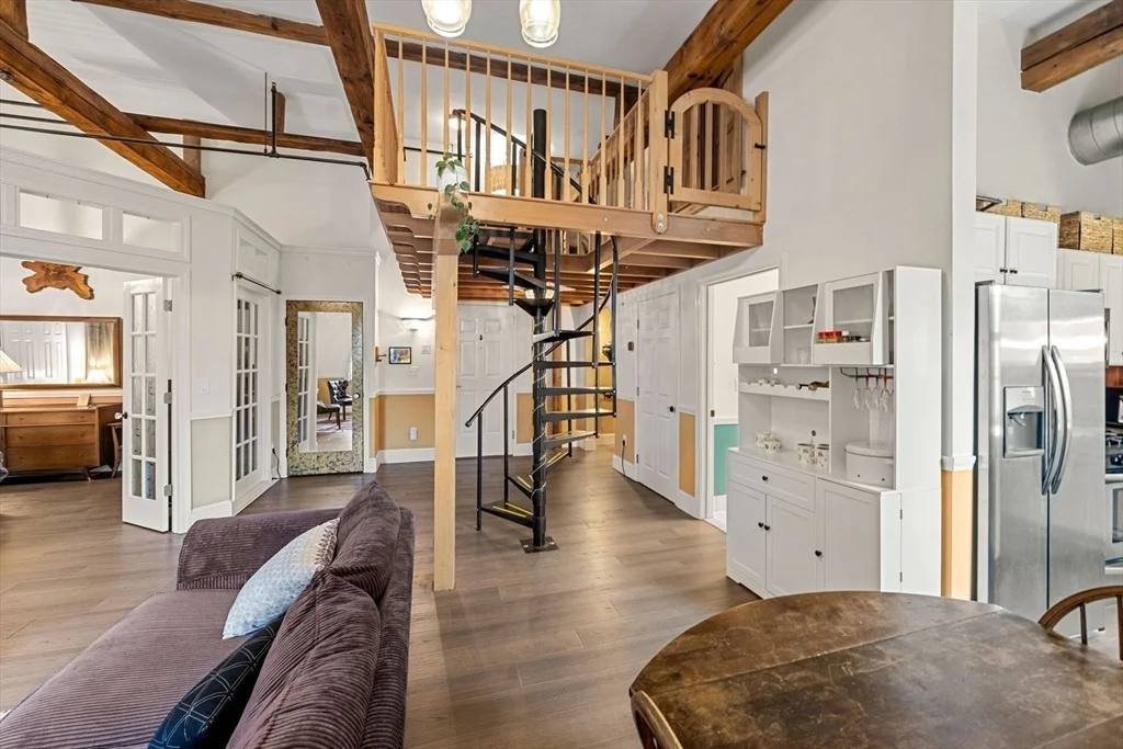 Photo of Unit 202 at 39 Millyard