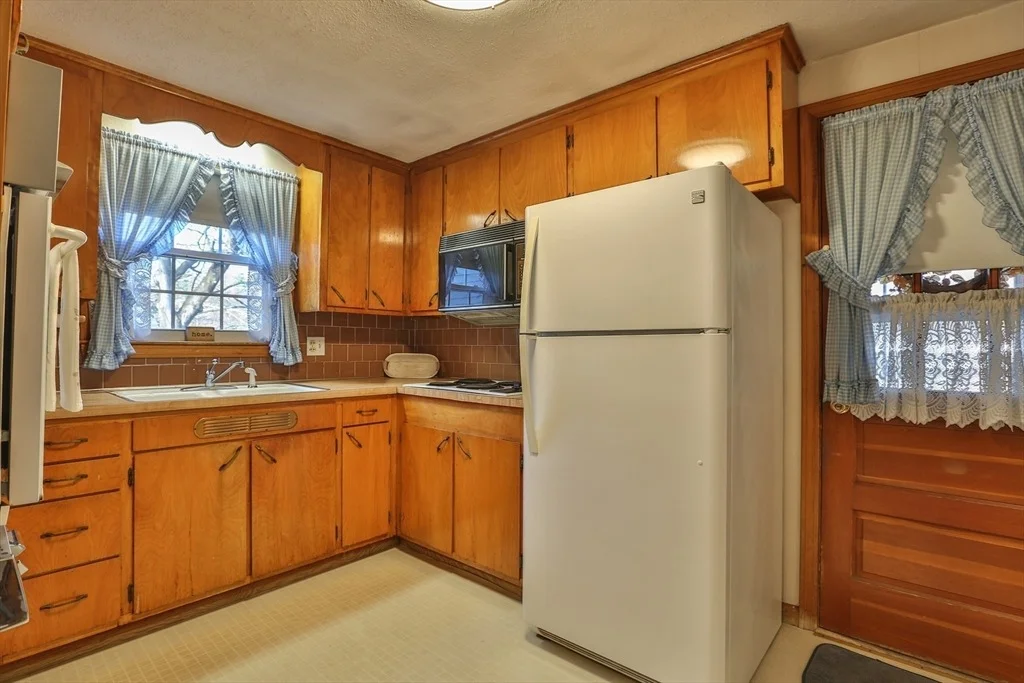 Photo of 13 Collins Dr